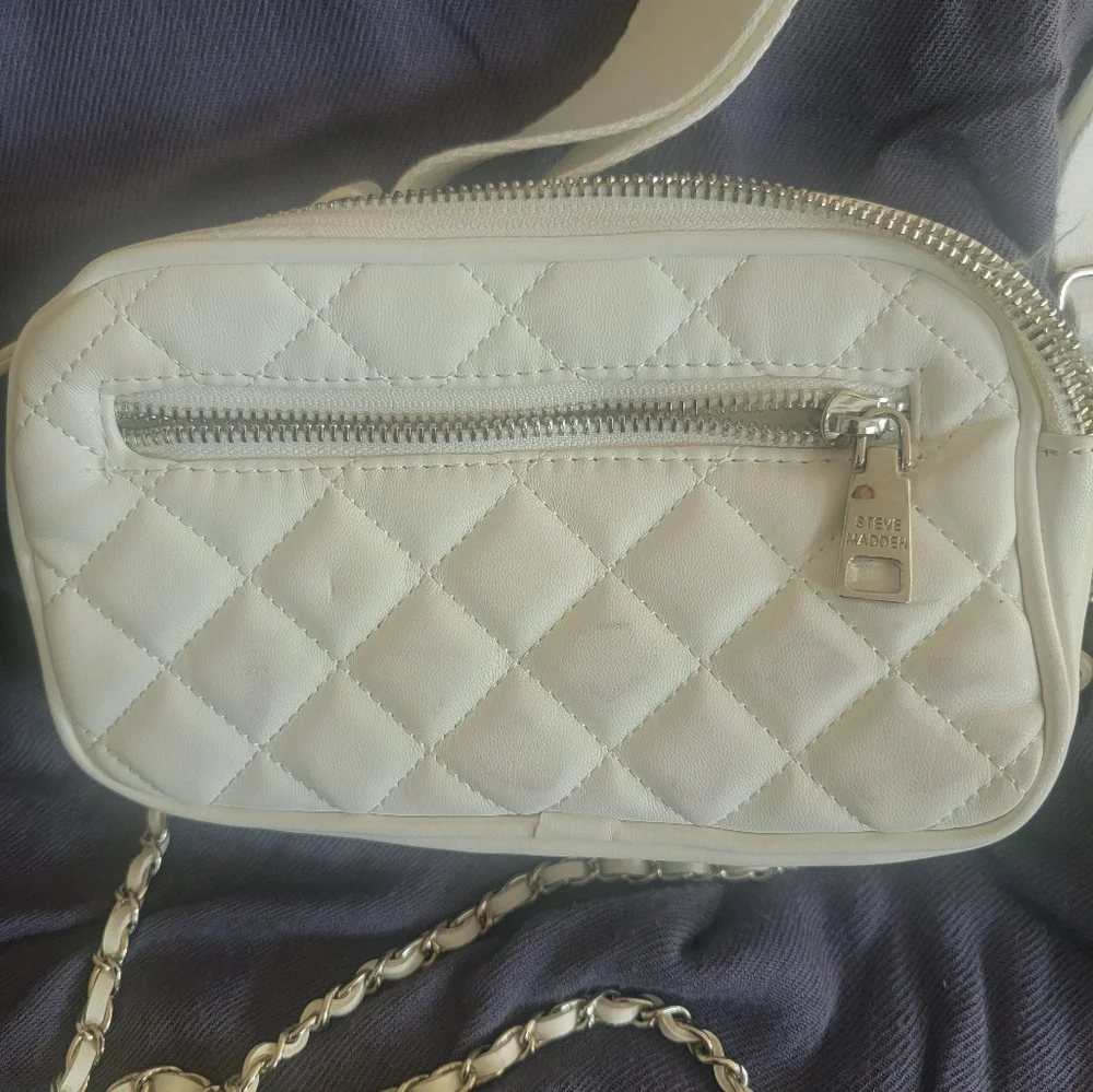 Steve Madden Quilted White Crossbody Bag - Picture 6 of 7